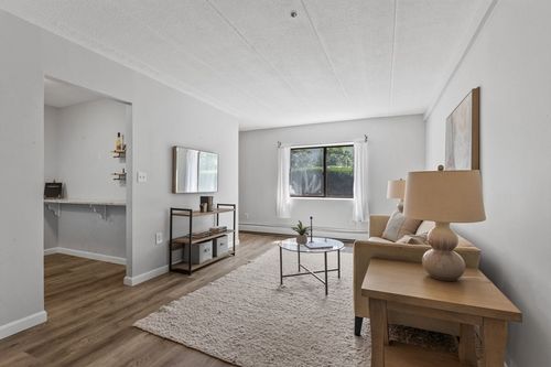apt-a10-157 Franklin St, Stoneham, MA, 02180-1512 | Card Image