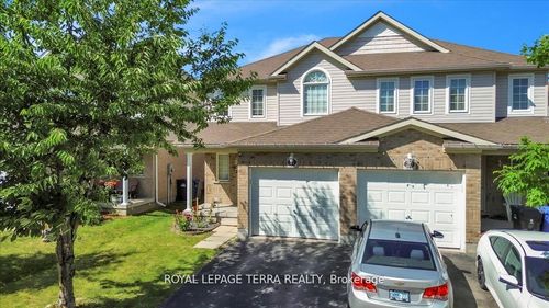 31 Vipond St, Guelph, ON, N1E0G9 | Card Image