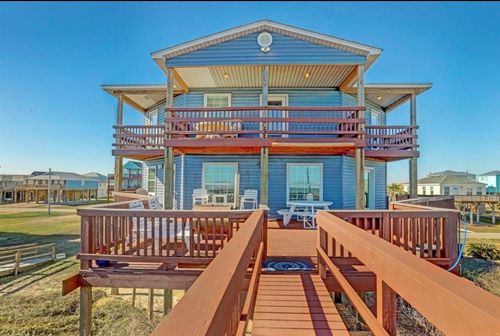 601 Wave Ct, Surfside Beach, TX, 77541-2101 | Card Image