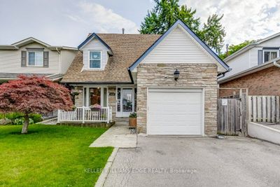 2438 Malcolm Cres, Home with 3 bedrooms, 2 bathrooms and 3 parking in Burlington ON | Image 2