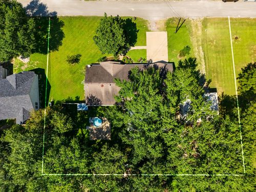 2411 Orange St, Waller, TX, 77484-8330 | Card Image