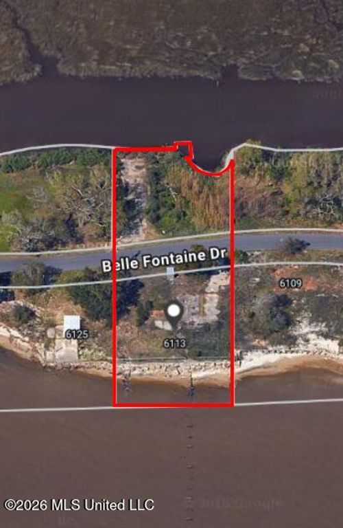 6113 Belle Fontaine Dr, Ocean Springs, MS, 39564-7939 | Card Image