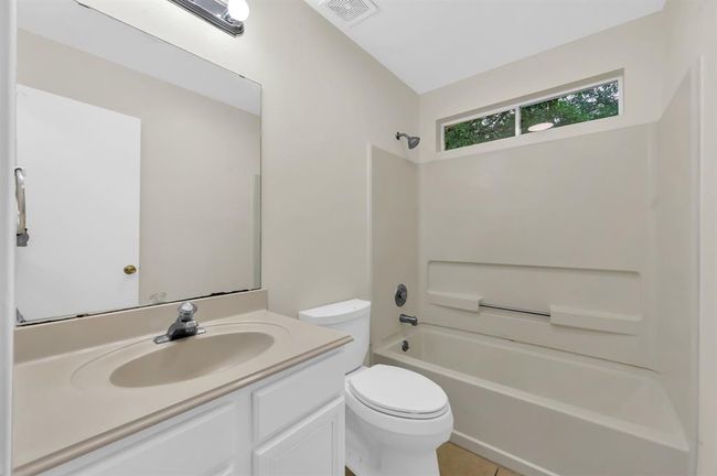 Hall bathroom, with tub / shower combination. | Image 32