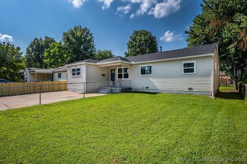 1557 E 52nd St N, Tulsa, OK, 74126-2818 | Card Image