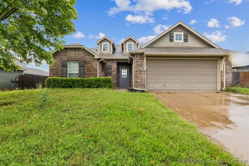12015 E 110th Pl N, Owasso, OK, 74055-7464 | Card Image