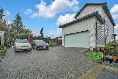 12420 80 Ave, Surrey, BC, V3W3A5 | Card Image