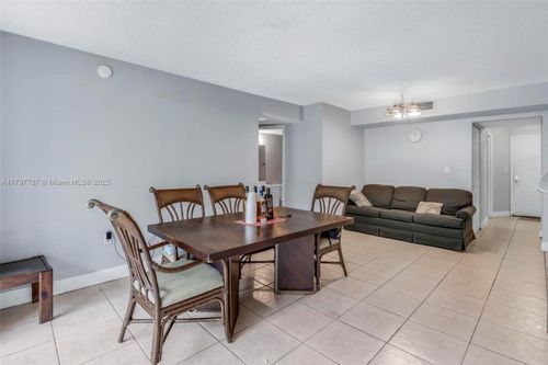 apt-115-4235 N University Dr, Sunrise, FL, 33351-6215 | Card Image