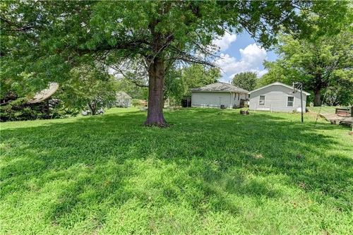 111 Woodward St, Easton, MO, 64443-8101 | Card Image