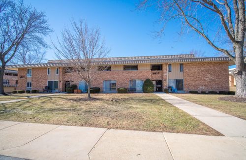 11927 W Appleton Ave, Milwaukee, WI, 53224-4952 | Card Image