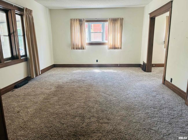 636 5 Th Ave S, House other with 3 bedrooms, 2 bathrooms and null parking in Clinton IA | Image 6