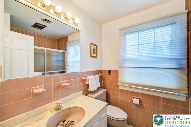 2nd floor hall bath | Image 44