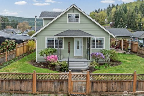 320 Coal Ave, Carbonado, WA, 98323-3402 | Card Image