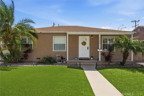 11306 Rosecrans Ave, Norwalk, CA, 90650-3702 | Card Image