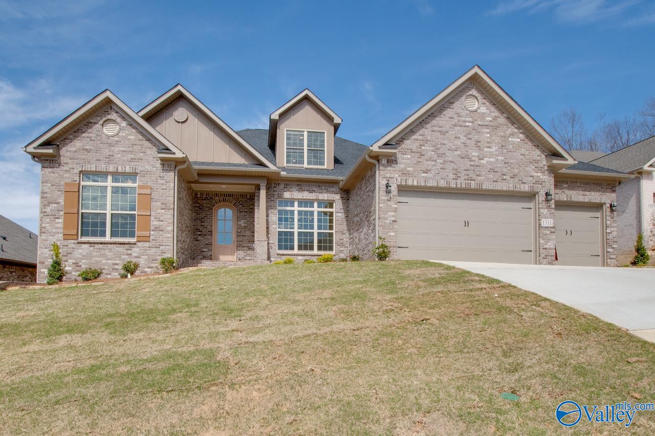 Hackberry Ln, Huntsville, AL 35803