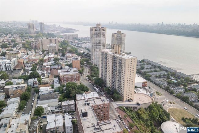6600 Kennedy Blvd E, House attached with 4 bedrooms, 3 bathrooms and null parking in West New York NJ | Image 10
