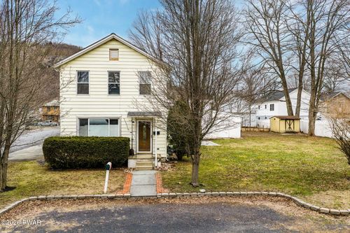 511 Avenue K, Matamoras, PA, 18336-1329 | Card Image