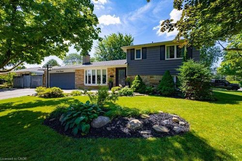 2 Core Crescent, Brampton, ON, L6W2G7 | Card Image