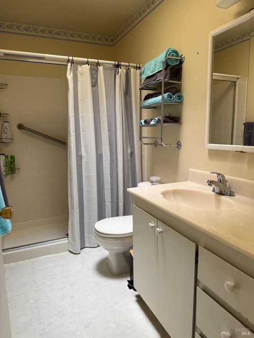 642 Yellowstone Dr, Vacaville, CA, 95687 | Card Image
