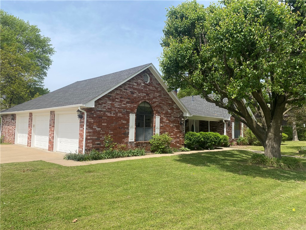 1572 Dick Smith Street, For Sale in Springdale Zoocasa