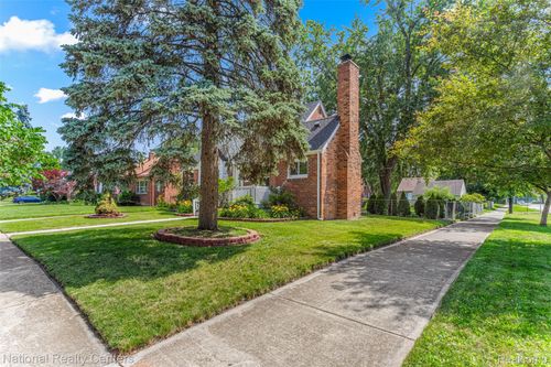 11312 Cardwell St, Livonia, MI, 48150-3241 | Card Image