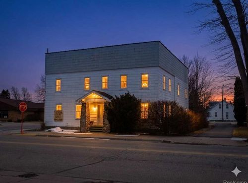 1994 W Main St, Ubly, MI, 48475-8801 | Card Image