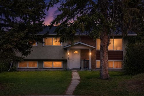 228 Van Horne Cres Ne, Calgary, AB, T2E6H1 | Card Image