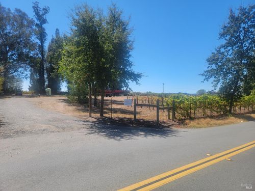 2892 Mark West Station Rd, Windsor, CA, 95492-7605 | Card Image