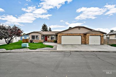 410 C Street, House other with 3 bedrooms, 2 bathrooms and 3 parking in Nampa ID | Image 2