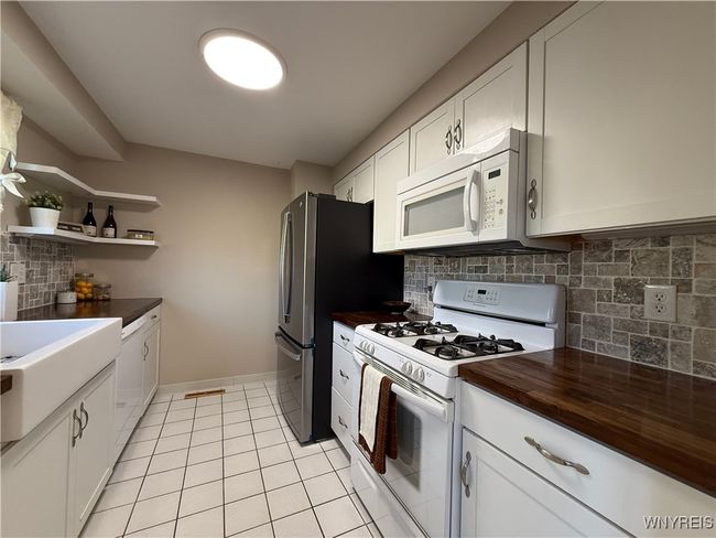 207 Charlesgate Cir, Condo with 3 bedrooms, 3 bathrooms and null parking in East Amherst NY | Image 12