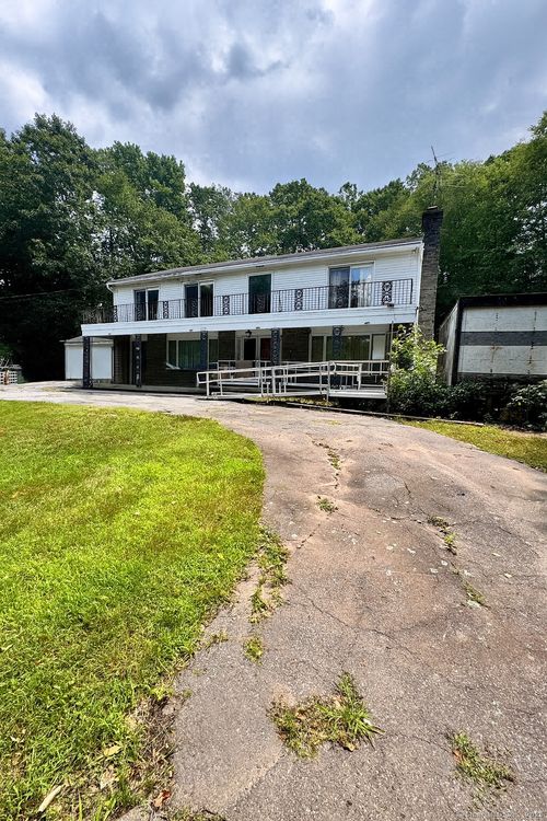 1000 Main St, Somers, CT, 06071-2125 | Card Image