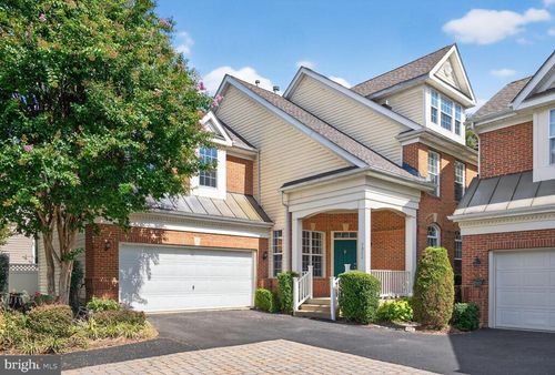 7011 Lawnwood Ct, FORT BELVOIR, VA, 22060-7407 | Card Image