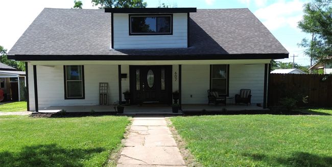 607 W 9 Th St, House other with 4 bedrooms, 3 bathrooms and null parking in Cisco TX | Image 4