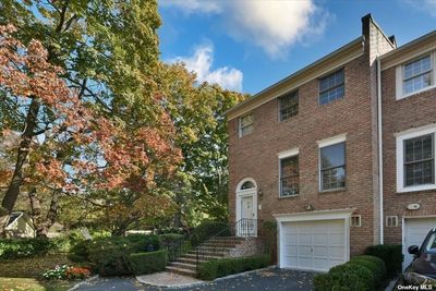 86 - 86 Marjorie, Townhouse with 3 bedrooms, 2 bathrooms and null parking in Manhasset NY | Image 1