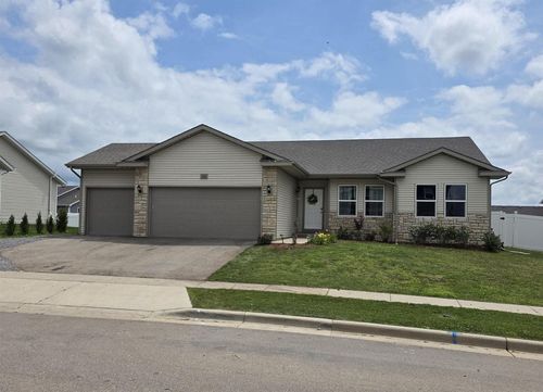 922 Margarets Way, Belleville, WI, 53508-8934 | Card Image