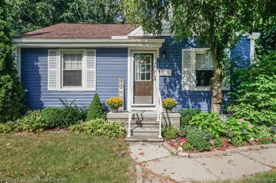 4053 Ellwood Avenue, Home with 2 bedrooms, 1 bathrooms and null parking in Berkley MI | Image 1