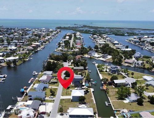 4977 Cedarbrook Ln, Hernando Beach, FL, 34607-2912 | Card Image