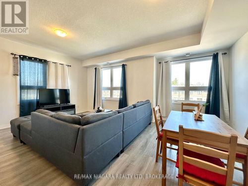 6705 Cropp St, Niagara Falls, ON, L2E0C1 | Card Image