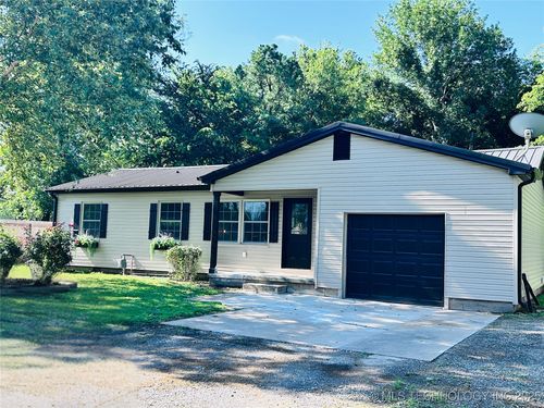 804 Se 7th St, Wagoner, OK, 74467-6608 | Card Image