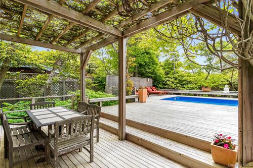 293 Bay Rd, Brookhaven, NY, 11719 | Card Image
