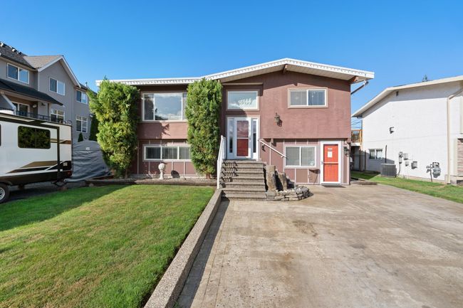 8901 Walters Street, House other with 3 bedrooms, 2 bathrooms and 5 parking in Chilliwack BC | Image 2
