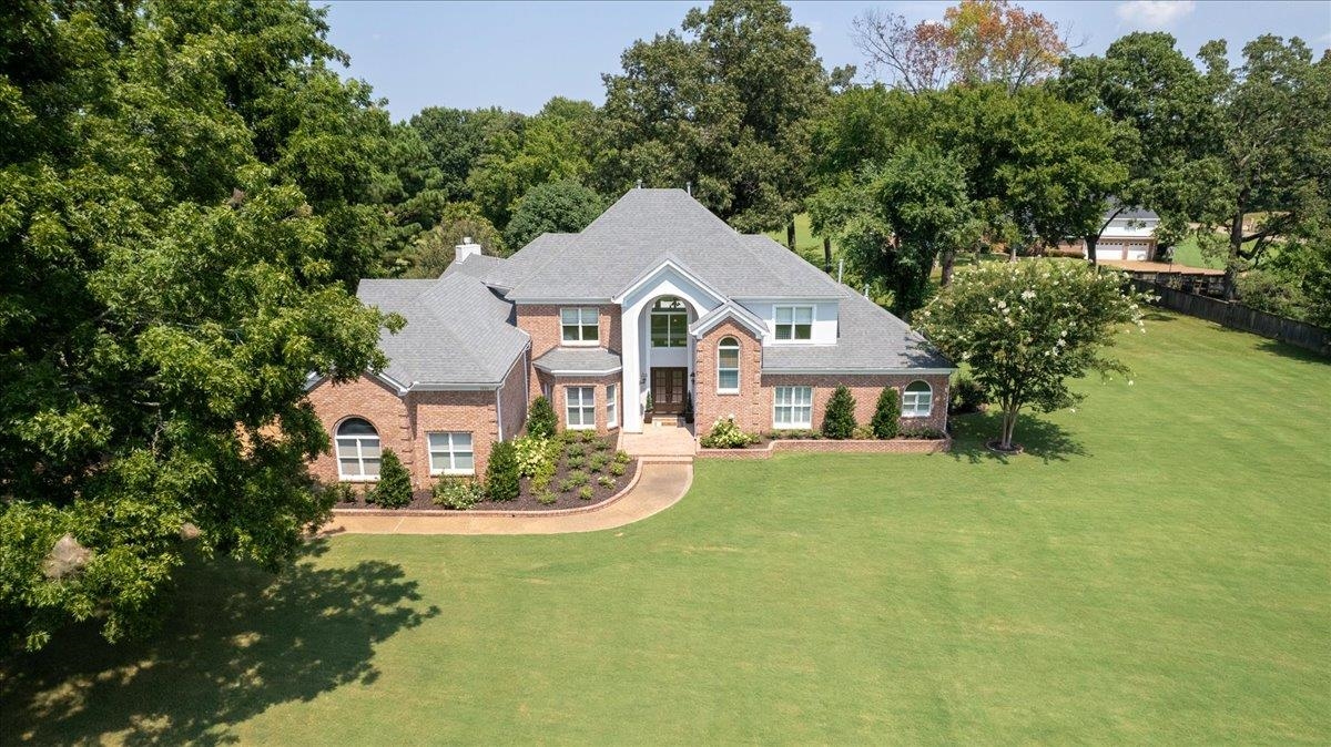 Oak Lake Cir, Collierville, TN 38017