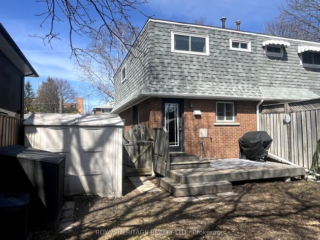 681 Athol St E, House attached with 4 bedrooms, 2 bathrooms and 5 parking in Oshawa ON | Image 33
