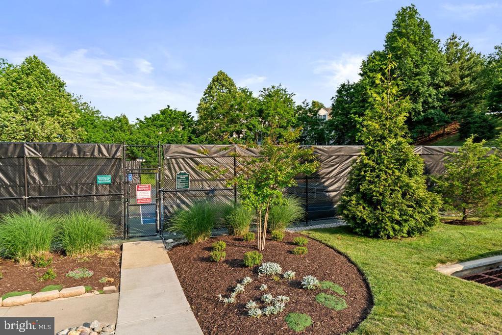 Residential in ELLICOTT CITY 4