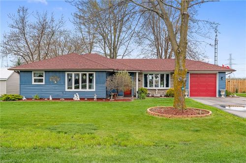 21600 Lakeshore Road 303, Tilbury, ON, N0P2L0 | Card Image