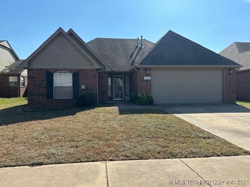 2206 W 120th Ct S, Jenks, OK, 74037-2999 | Card Image