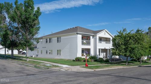 1904 N 16th St, Bismarck, ND, 58501-2017 | Card Image