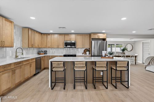 1644 W Friess Dr, Phoenix, AZ, 85023-6110 | Card Image