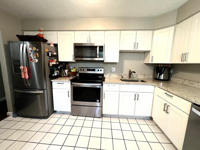 15 - 15 Cobblestone Ln, Condo with 2 bedrooms, 2 bathrooms and 2 parking in Worcester MA | Image 5