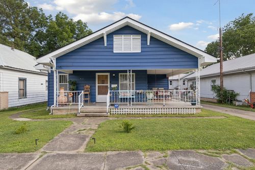805 W Gentry St, Henryetta, OK, 74437-2841 | Card Image
