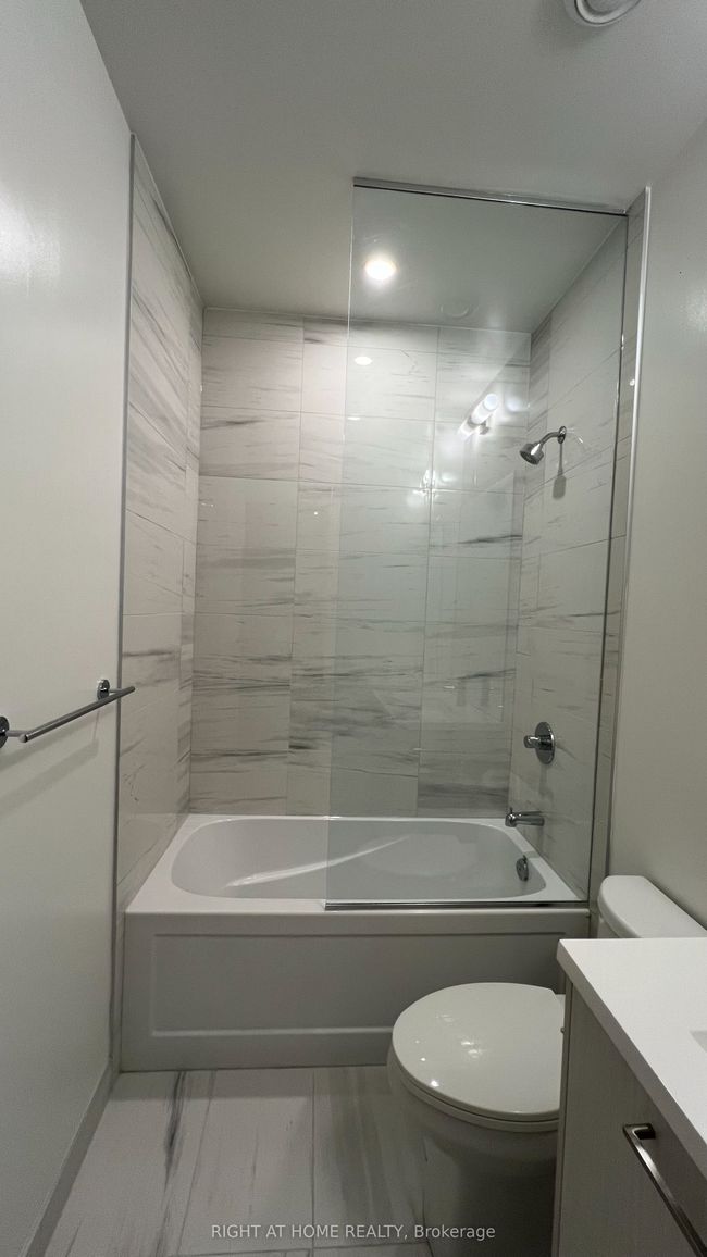 202 - 28 Interchange Way, Condo with 1 bedrooms, 1 bathrooms and null parking in Concord ON | Image 8